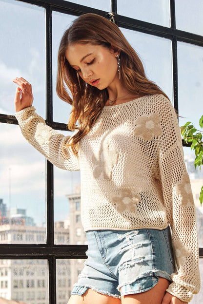 LIGHTWEIGHT FLORAL SWEATER TOP: oatmeal